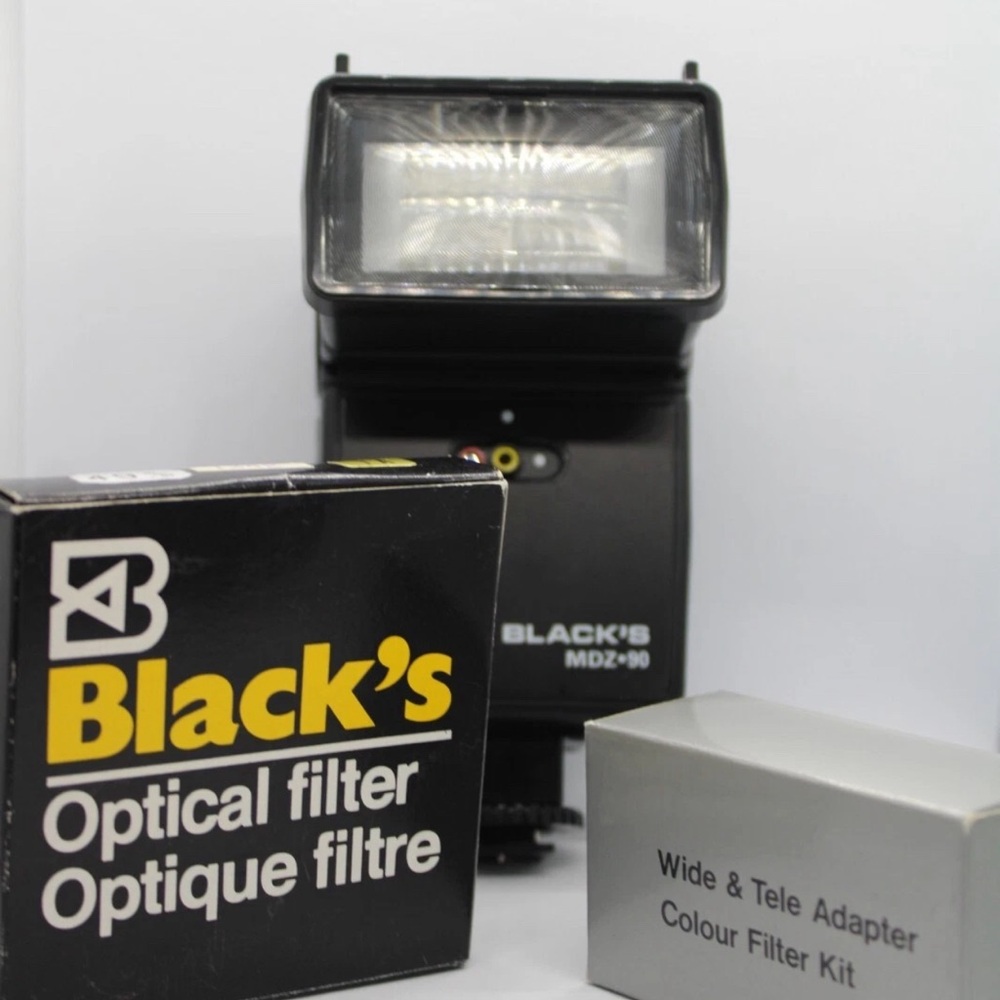 Blacks MDZ 90 Auto Shoe Mount Electronic Flash Universal 35mm SLR film - Tested